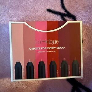 treStiQue A Matte For Every Mood Lip Crayon Set